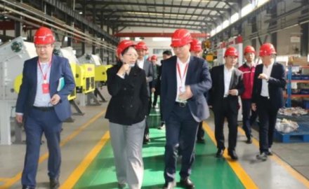 青岛市委常委、组织部部长于玉一行到抖圈考察调研