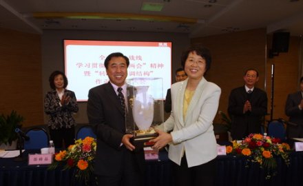 市委统战部贯彻“两会”精神现场会在抖圈召开