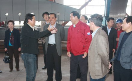 中国石油和化学工业联合会会长李勇武一行来抖圈视察指导工作