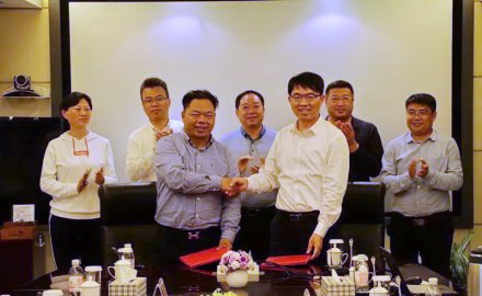 抖圈与利通液压签订战略合作协议